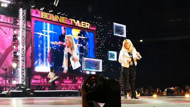 Bonnie Tyler - Hold on (13.07.2019, Санкт-Петербург, фестиваль "Белые ночи") смотреть онлайн