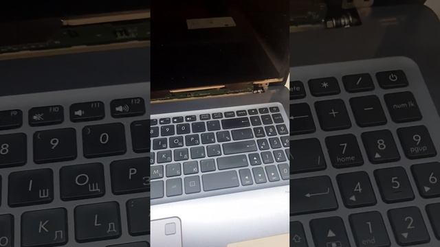 в данном видео будем проверять экран от ноутбука Asus n580gd смотреть онлайн