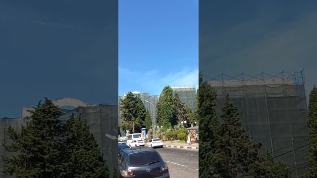 г.СОЧИ , СИЯЮЩЕЕ СОЛНЦЕ И НЕБО , КРАСИВЫЕ ПАЛЬМЫ И ДОМА ! 31.08.23г . смотреть онлайн