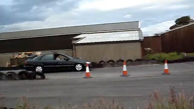 Nissan Skyline vs Opel Omega time trials смотреть онлайн