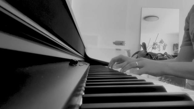 Una Mattina by Ludovico Einaudi Cover with improvised ending (to capture my progress) смотреть онлайн