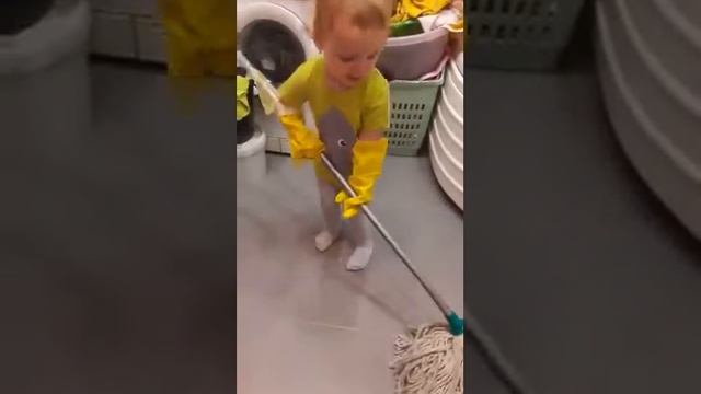 Моем пол в ванной!!!??????