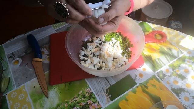 ПРИГОТОВИЛА ОКРОШКУ ПО СВОЕМУ РЕЦЕПТУ И НЕОБЫЧНЫЙ ЛЕТНИЙ САЛАТ!!! смотреть онлайн