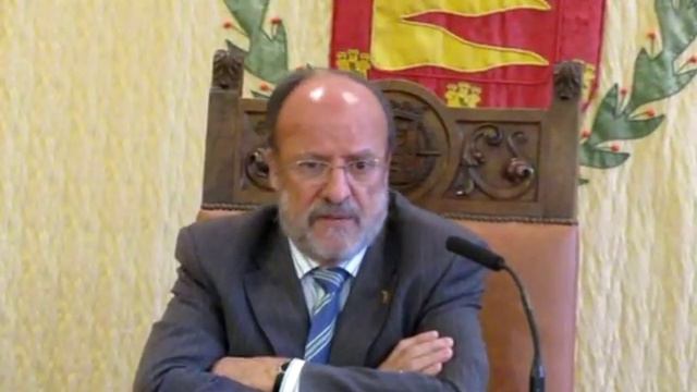 León de la Riva contra Javier Izquierdo смотреть онлайн