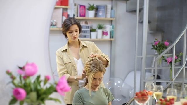 Как сделать стильную укладку - небрежные волны? Влог от Ники Карп смотреть онлайн