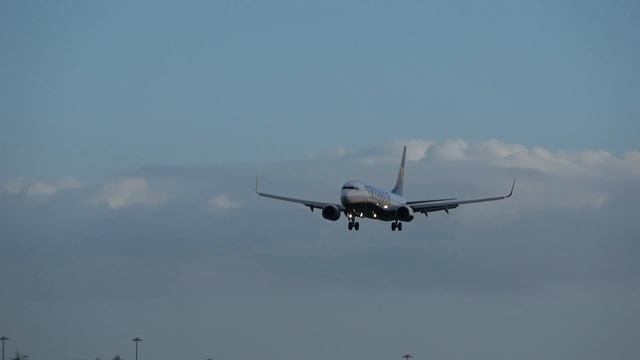 Heavy arrivals at Dublin Airport, Ireland ?? смотреть онлайн