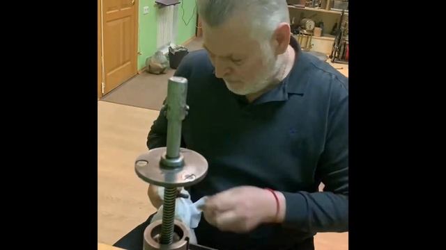 Маленький сверлильный. Покраска и сборка. Мастерская. смотреть онлайн
