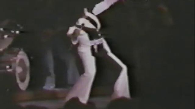 Elvis Presley - Las Vegas, Nevada - August 19, 1975 Midnight Show смотреть онлайн