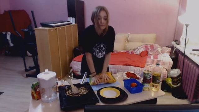 КУКИНГ СТРИМ С БУХОЙ VIKARED? (КОММЕНТАРИИ ПРО ПАПИЧА) смотреть онлайн