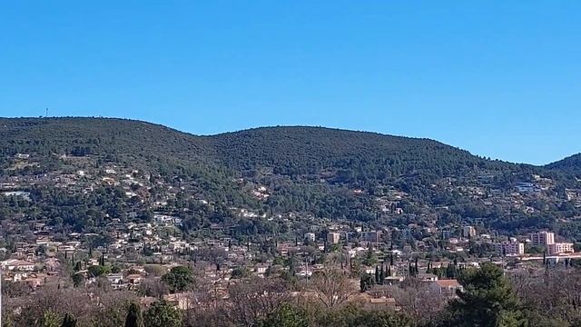 une petite vue sur la Cité du Dragon смотреть онлайн
