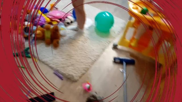 Стала маленькой. Поменялись телами с мамой. Мама ляля.