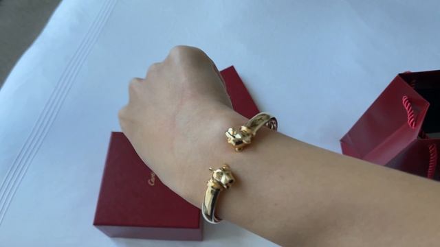 Cartier Bracelet Unboxing! JUC White Gold Diamond comparison with Panthere! Try on Haul VCA Frivole смотреть онлайн