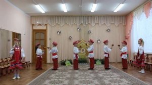 "Во кузнице". Русская народная песня в исполнении ансамбля ложкарей.