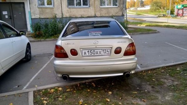 Lexus GS300 2001 — отзыв владельца