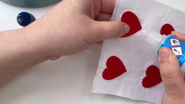Как сделать нашивки сердечки на одежду своими руками / Простой способ декора футболки смотреть онлайн