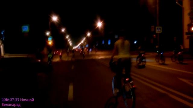Ночной ВЕЛОПАРАД Московский Летний на велосипедах от проката Velobike.ru. Moscow at night смотреть онлайн