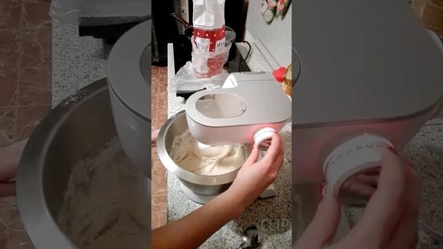 Bosch mum 58252. Готовим пиццу. смотреть онлайн