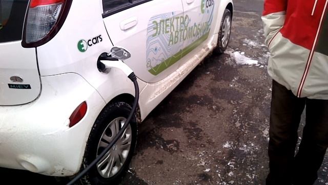 Зарядка электромобиля Mitsubishi i-MiEV в Минске смотреть онлайн