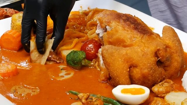 통치킨 ? 직접 만든 마크니 커리 우동 & 난 레시피 먹방 Crispy Whole Chicken Makhani Curry Recipe Mukbang ASMR Ssoyoung смотреть онлайн