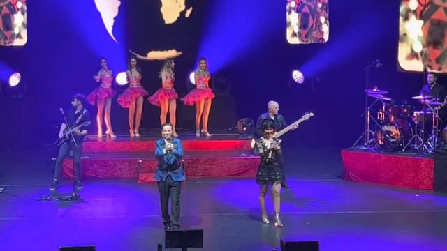 Vitória do Emigrante🇵🇹✊🏼 - Tita e Emanuel (Olympia, Paris🇫🇷) смотреть онлайн