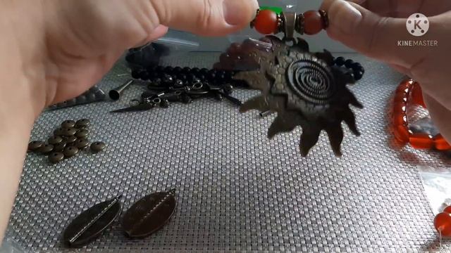 Двухрядное колье с крупными подвесками. Бронза и натуральный камень. смотреть онлайн
