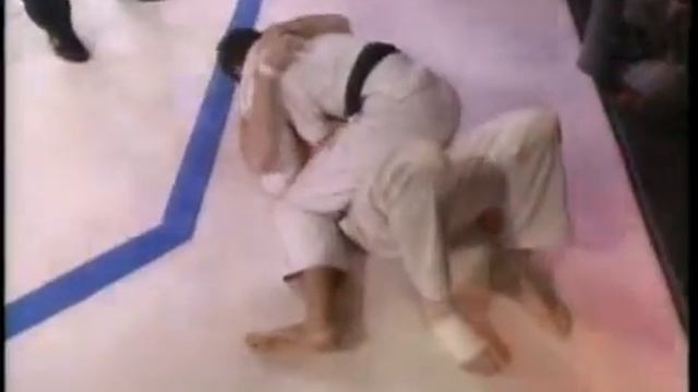 Royce Gracie vs Gerard Gordeau (1993) смотреть онлайн