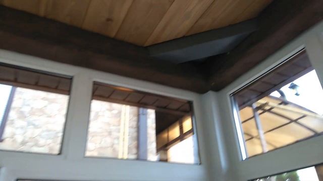 Потолок из лиственницы в беседке. смотреть онлайн