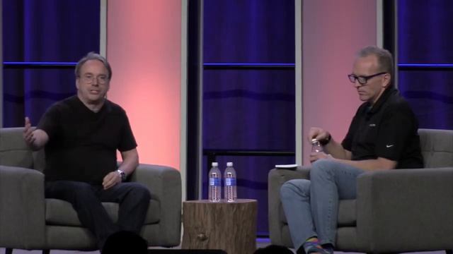 Keynote Linus Torvalds Creator of Linux Git in conversation with Dirk Hohndel VP смотреть онлайн