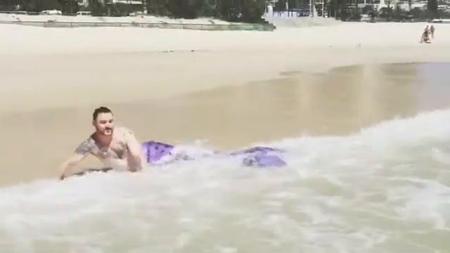 The Merman Dan at Surfers Paradise смотреть онлайн