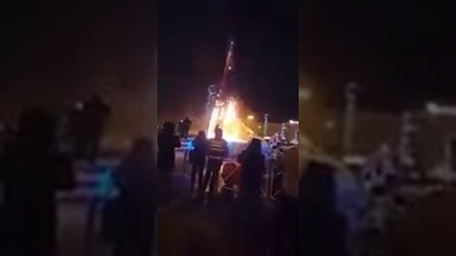 Жесть!!! Горит вторая городская елка, теперь в Новосибирске смотреть онлайн