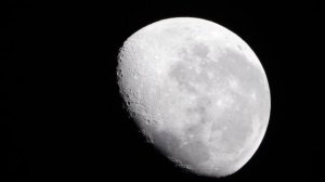 A moon through the Maksutov Levenhuk Skyline PRO 90 MAK Telescope 16.04.2017 Full HD