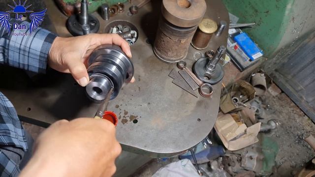 I built a 2 stroke engine, turning 1 cylinder into 2 cylinders 2 stroke смотреть онлайн