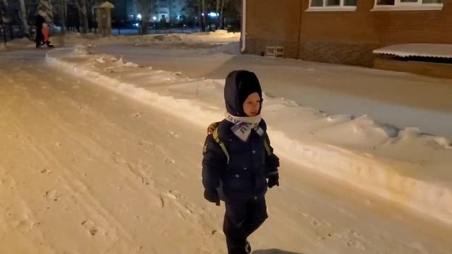 Все трудятся с утра ? Танечка готовит натуральный крем ? на основе пчелиного воска смотреть онлайн