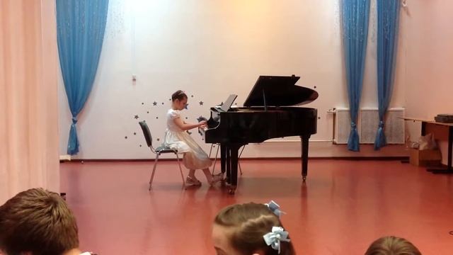 8 лет ! Немецкий танец Бетховен смотреть онлайн