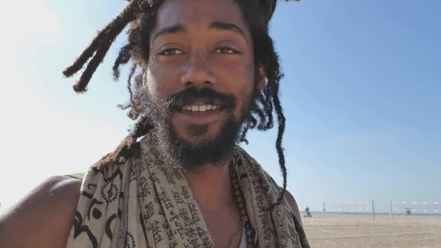 Think Fast: #198 SOURCE Doesn't Need Business Cards смотреть онлайн