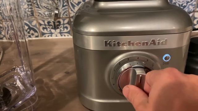 Turns ice to snow! KitchenAid K400 Blender Review смотреть онлайн