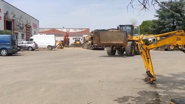 Déchargement d'un Volvo L120 C ! смотреть онлайн