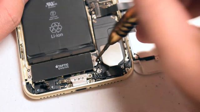 IPhone 7 Plus WiFi Diversity Antenna Replacement