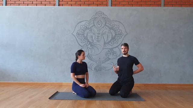 Бхекасана и Ардха Бхекасана. Поза лягушки. Как сделать безопасно смотреть онлайн