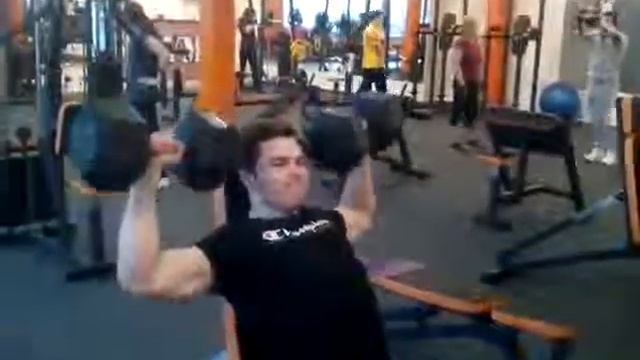 ЖИМ ГАНТЕЛЕЙ СИДЯ 35 кг смотреть онлайн