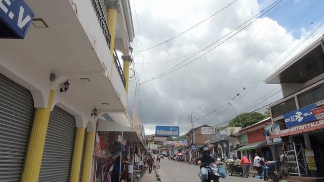 Off The Nicaragua Tourist Trail! | Walking Tour of Boaco Nicaragua смотреть онлайн