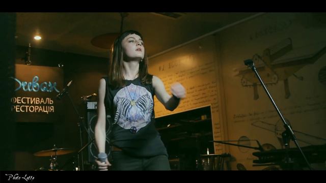 Karizza Live (клуб Диван, Киев`12) смотреть онлайн
