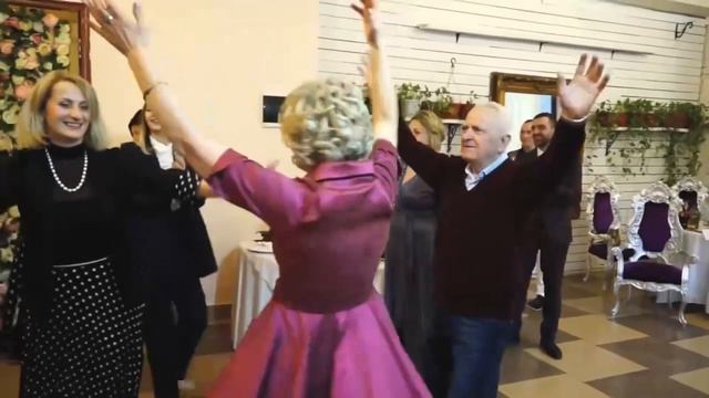 Ведущий Москва Макс Митрофанов смотреть онлайн