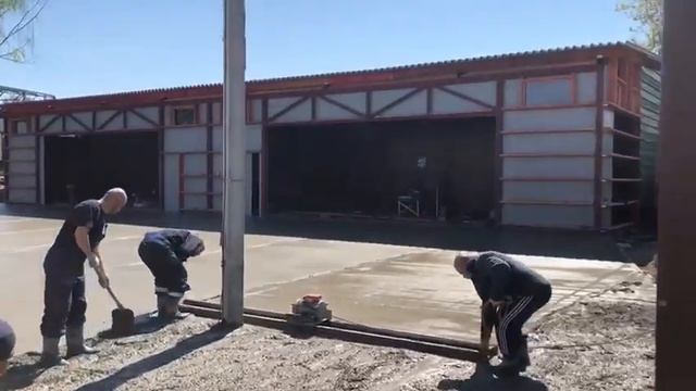 Рабочие моменты бетонного завода Бетон-Экспресс смотреть онлайн