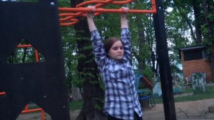 Девочка 15 Лет Подтягивается БОЛЬШЕ ТЕБЯ На ТУРНИКЕ! (ЭТО УЖ ТОЧНО!) 15-Летняя Девчонка На Турнике!