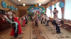 Танец "Девчонки-мальчишки" исполняют дети гр. №9 МБДОУ "ЦРР - д/с "Сказка"