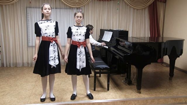 Вокальный дуэт: Карпенко Арина, Кашканова Мария смотреть онлайн