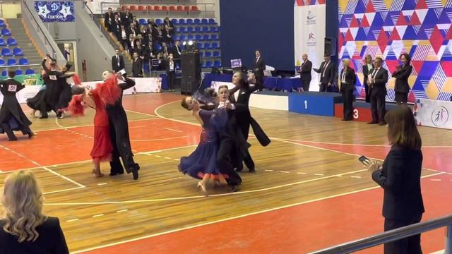Рябченко Игорь - Рейвах Екатерина. Фокстрот. 1/2 ОКС смотреть онлайн