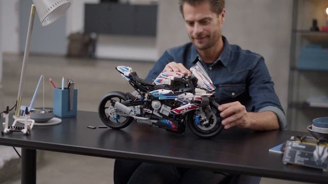 LEGO® Technic 42130 BMW M 1000 RR
