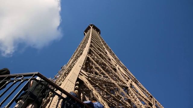 The Eiffel Tower / La Tour Eiffel смотреть онлайн